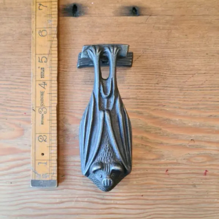 Door Knocker BAT Sleeping Cast Antique Iron 133mm (M4 thread)